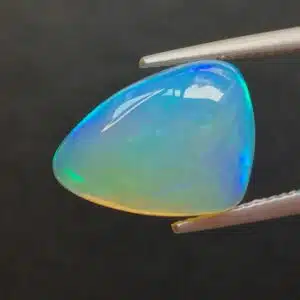 OPALE PRECIEUSE ARC EN CIEL (Welo - Ethiopie) "Nid d'abeille"  - Très beau Cabochon - 4.5 cts - Montage Bijou