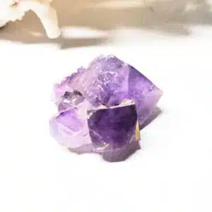 FLUORITE VIOLETTE - Petits amas de Cristaux bruts - 26 Grs