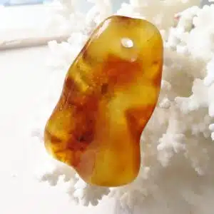 AMBRE doré - Beau Pendentif percé de 6 cm