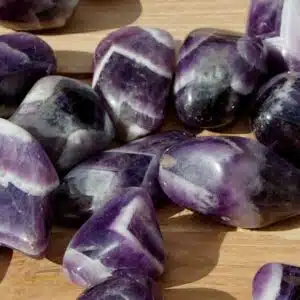 AMETHYSTE Rubanée/Bandes/Chevrons - Pierres roulées - 15 à 17g selon taille