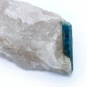 APATITE BLEUE sur sa matrice de quartz - Incroyable brut avec cristal