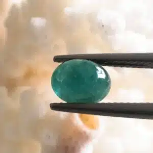 EMERAUDE de Colombie - beau cabochon de 1.4 cts