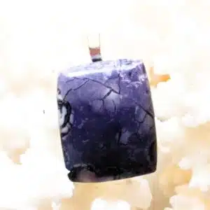 JASPE TIFFANY / BERTRANDITE- Beau cabochon rectangulaire monté en pendentif