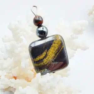 OEIL DE FER - Creation d'un pendentif "courage et énergie"