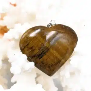 ŒIL DE TIGRE -  Pendentif en forme de coeur