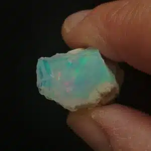 OPALE PRECIEUSE ARC EN CIEL Brute (Welo - Ethiopie) - Belle opale hydrophane aux reflets jaune, vert