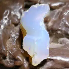 OPALE PRECIEUSE ARC EN CIEL Brute (Welo) - Petit cristal aux reflets arc en ciel de 2.15 grs