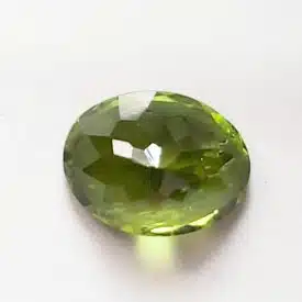 PERIDOT - Pierre Facettée - Taille ovale - Chine