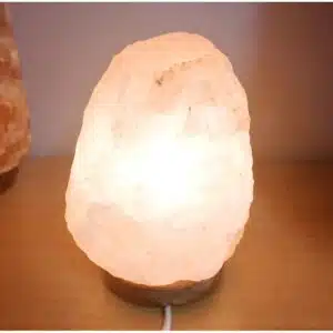 SEL d'HIMALAYA - Belle lampe en cristal de sel de 16.5 cm de haut