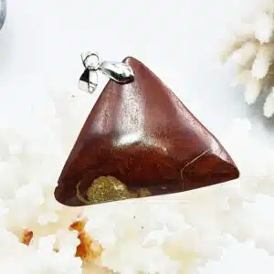 SEPTARIA rouge - Joli pendentif de forme triangulaire