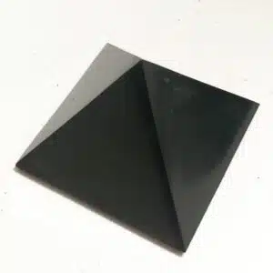 SHUNGITE mate - Pyramide de 5 cm