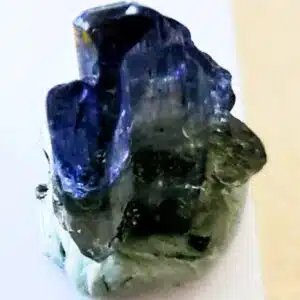 TANZANITE naturelle - Cristal Brut - 0,6 grs - collection ou montage bijou