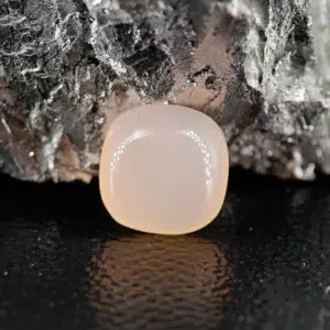 CALCEDOINE ROSE - Joli cabochon carré - 4 cts - 10X10X5 mm pour montage bijoux