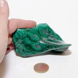 MALACHITE - Joli morceau en forme libre - 212 grammes