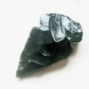 OBSIDIENNE DOREE - joli brut taillé en flèche, taillé au Mexique - peut être monté en pendentif avec cordon lacé