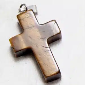 ŒIL DE TIGRE -  Pendentif en forme de croix