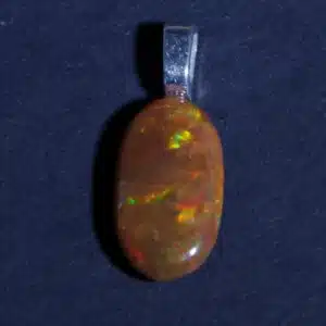 OPALE PRECIEUSE MIEL (Welo - Ethiopie) - Pendentif forme ovale - 3 carats