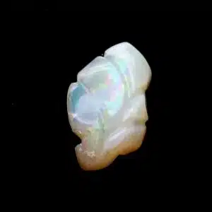 OPALE PRECIEUSE ARC EN CIEL (Welo - Ethiopie) - Montée en pendentif  - Spécimen unique forme libre feuille- 2.5 carats