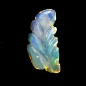 OPALE PRECIEUSE ARC EN CIEL (Welo - Ethiopie) - Montée en pendentif - Spécimen unique forme libre feuille - 4.25 carats
