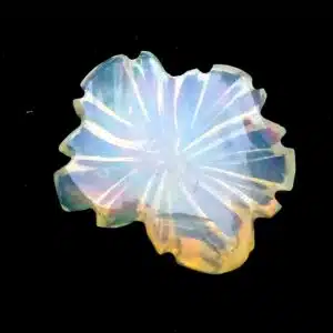 OPALE PRECIEUSE ARC EN CIEL (Welo - Ethiopie) - Montée en pendentif - Spécimen unique forme libre fleur- 5.35 carats