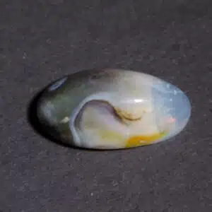 OPALE PRECIEUSE ARC EN CIEL (Welo - Ethiopie) - Très beau cabochon Ovale - 13,7 cts - Montage Bijou