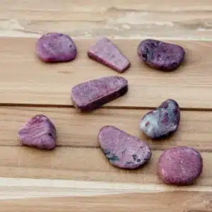 RUBIS - Pierres roulées - 8 g selon taille