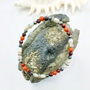 COURAGE et ENERGIE - Bracelet en perles facettées de 4 mm  avec mix perles Hématite, Jaspe rouge, œil de taureau, perle de culture