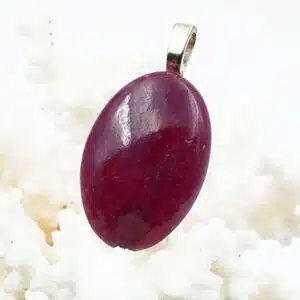 RUBIS - Joli Cabochon monté en pendentif de forme ovale