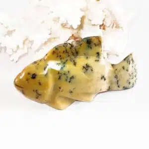 OPALE COMMUNE DENDRITIQUE Jaune - Joli poisson sculpté de 9 cm
