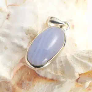 CALCEDOINE BLEUE - Joli Cabochon ovale monté en pendentif en Argent 925/1000