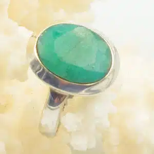 EMERAUDE - Très beau cabochon facetté de forme ovale monté sur Bague en argent 925/1000 - Bague réglable