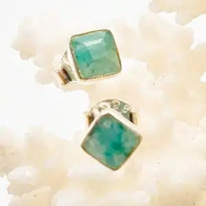 EMERAUDE - Cabochon facetté de forme carré monté sur Boucle d'Oreilles en argent 925/1000