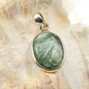 SERAPHINITE - Très joli pendentif de forme ovale monté sur Argent 925/1000