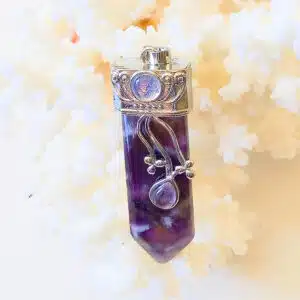 AMETHYSTE Brésil - Joli pendentif rectangle avec de petits cabochons en Améthyste et Opaline