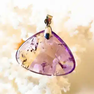 AMETRINE - Très joli pendentif trigonale de 3cm