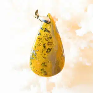 JASPE BUMBLEBEE (bourbon) - Pendentif de forme trigonale de 5 cm