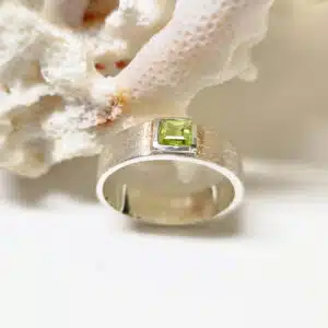 PERIDOT - Bague en Argent brossé 925/1000 - Taille 56