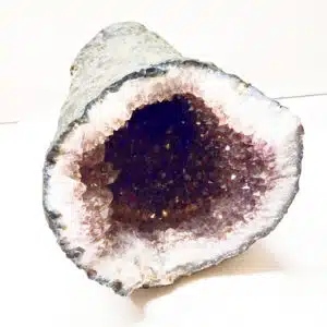 AMETHYSTE -QUARTZ à Rutile - Surprenante géode de