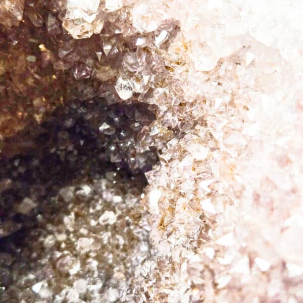 AMETHYSTE -QUARTZ à Rutile - Surprenante géode de - Pierres d'Émotions