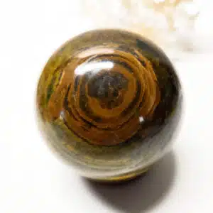 OEIL DE FER - Belle sphère de 7.3 cm de diamètre