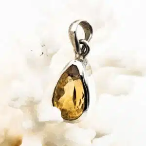 CITRINE - Pendentif poire facettée monté sur argent 925/1000
